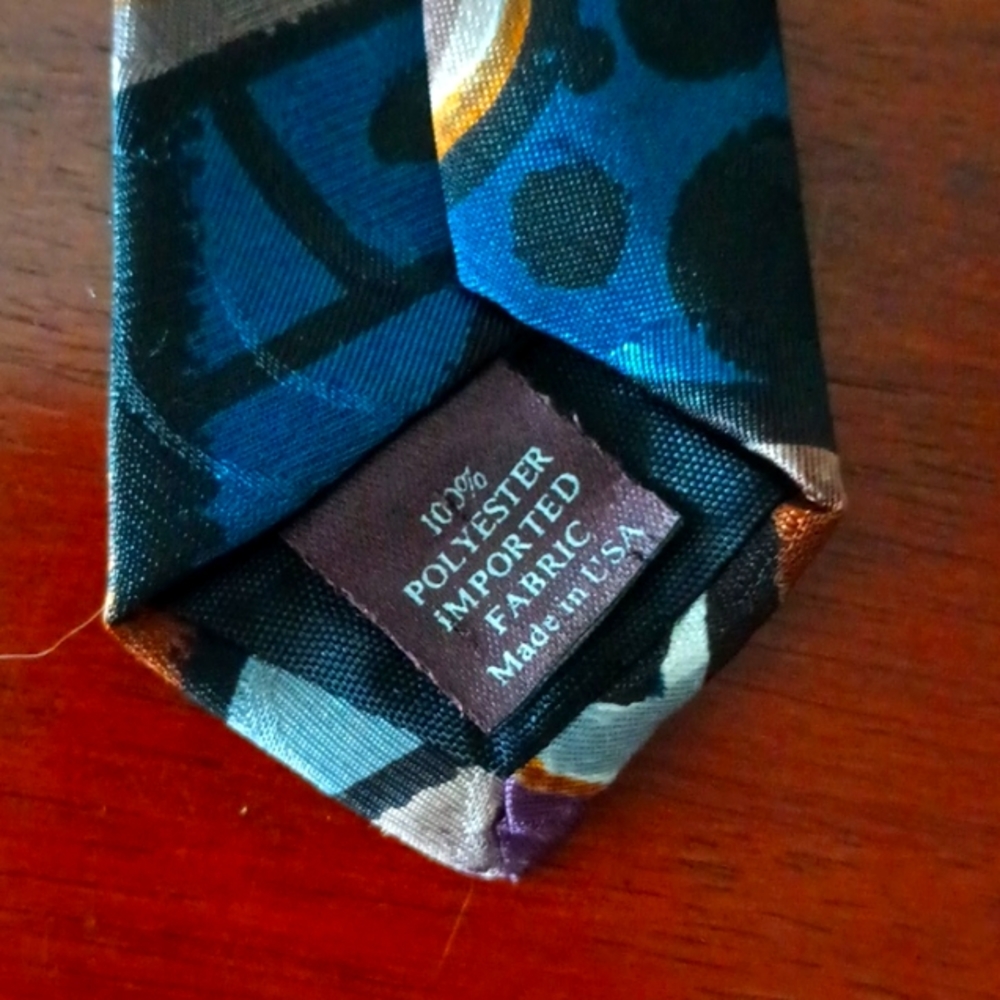 Elements tie - Picture 1 of 2